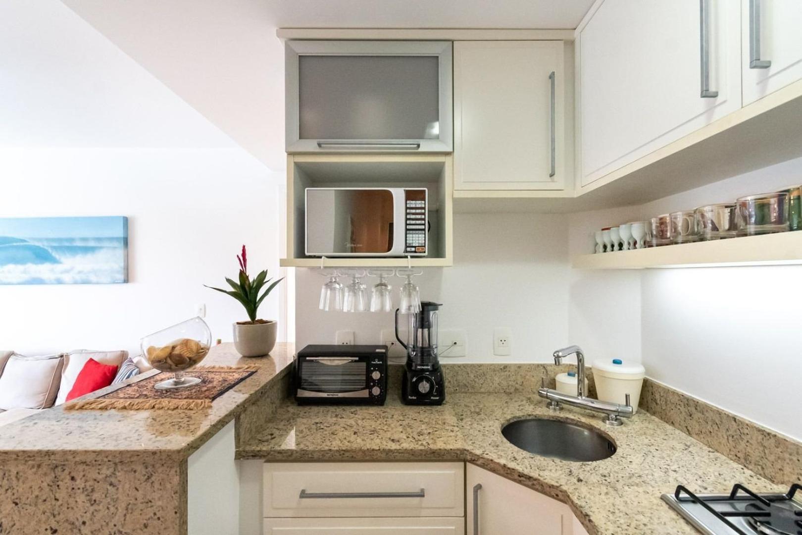 Omar Do Rio - Gmo 1153/207: Excelente 2qtos C/ Varanda, Vista E Piscina, Garagem, Sauna, Academia, Espaço Office, Sala De Cinema, A 02 Minutos Da De Camboinhas + Internet 240mbps Apartamento Niterói